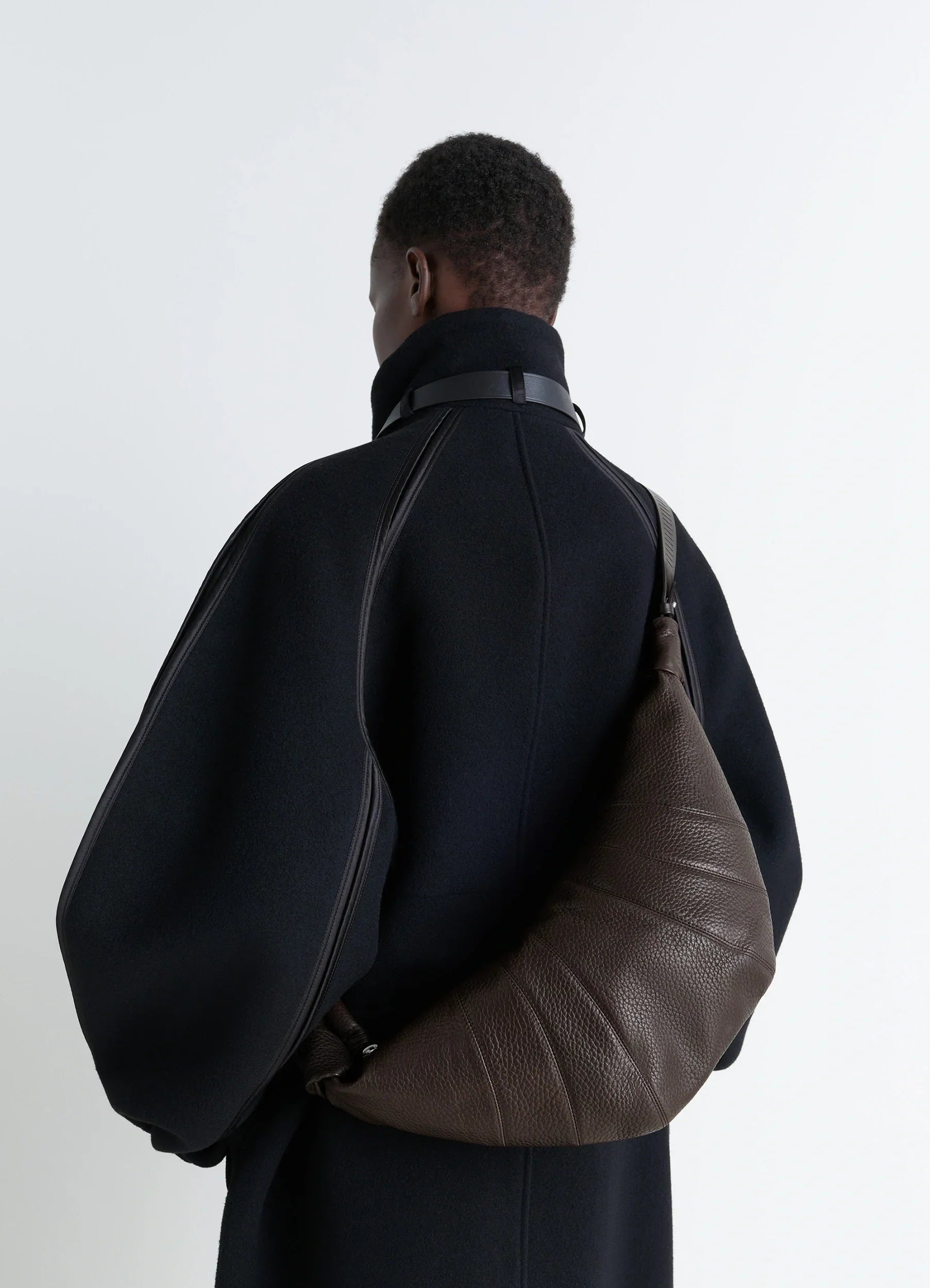 레일 벨트 미디엄 크루아상 백